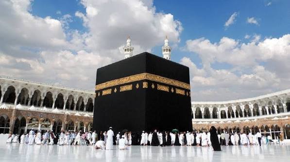 تفسير حلم نية العمرة في المنام للعزباء والمتزوجة لابن سيرين